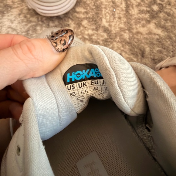 HOKA Women's Bondi 8 Running Shoes - Picture 3 of 4